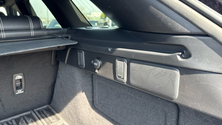 Land Rover Range Rover Velar 2.0 D200 R-Dynamic SE 5dr Auto Diesel Estate